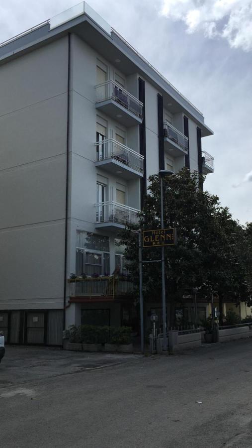 Hotel Glenn Rimini Buitenkant foto