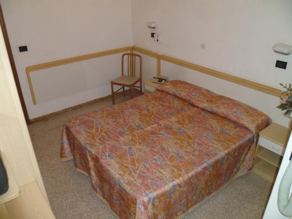 Hotel Glenn Rimini Buitenkant foto