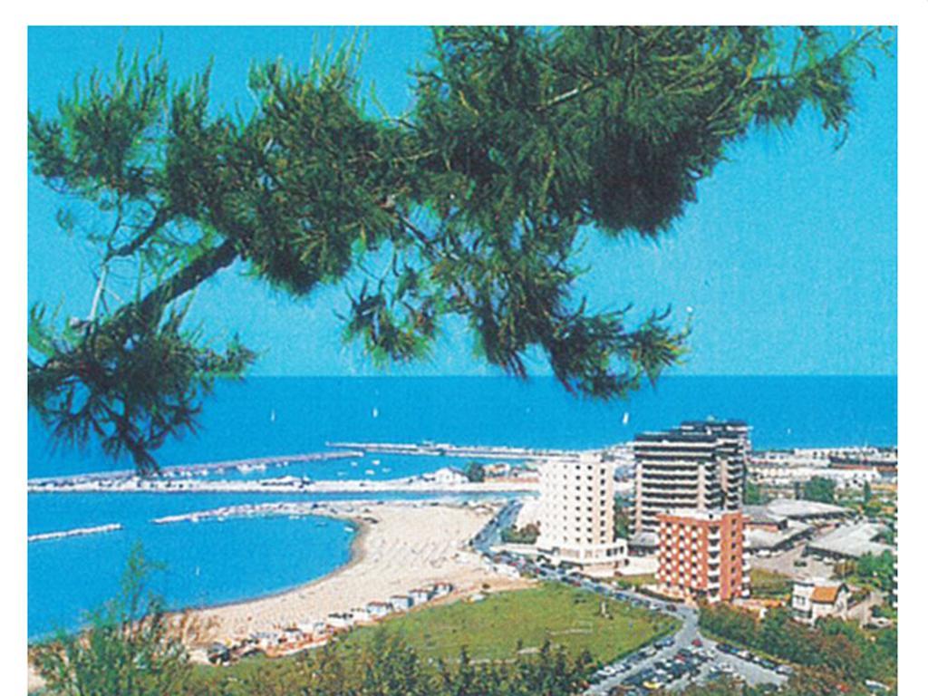 Hotel Glenn Rimini Buitenkant foto
