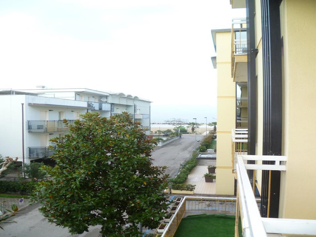Hotel Glenn Rimini Buitenkant foto