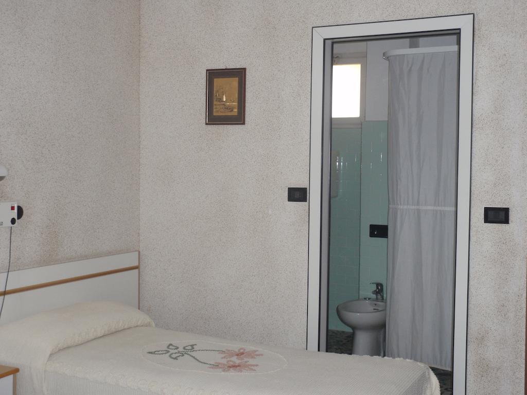 Hotel Glenn Rimini Buitenkant foto