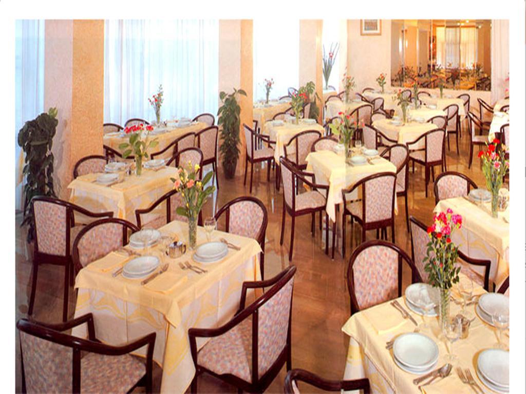 Hotel Glenn Rimini Buitenkant foto