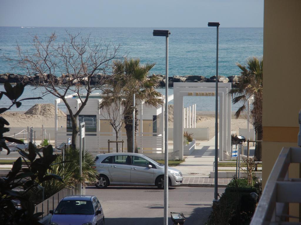 Hotel Glenn Rimini Buitenkant foto