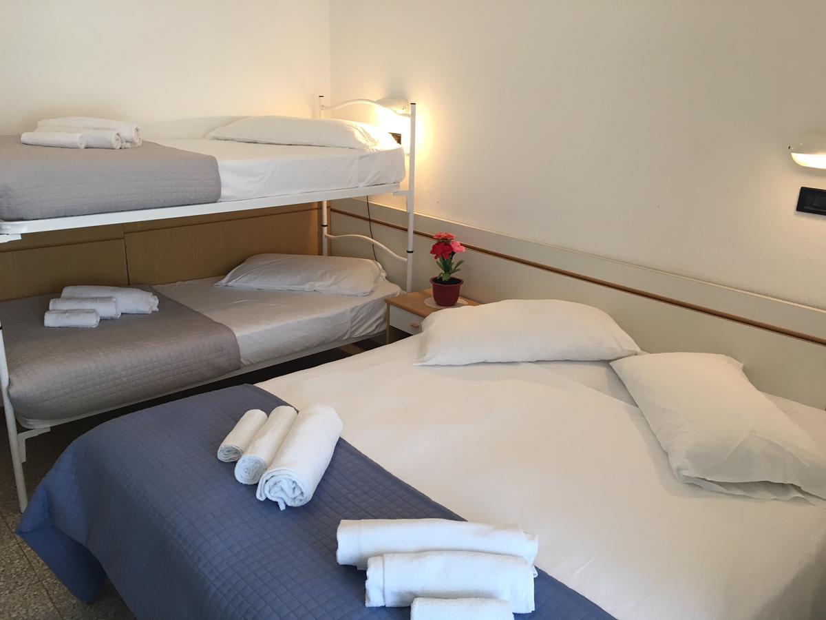 Hotel Glenn Rimini Buitenkant foto