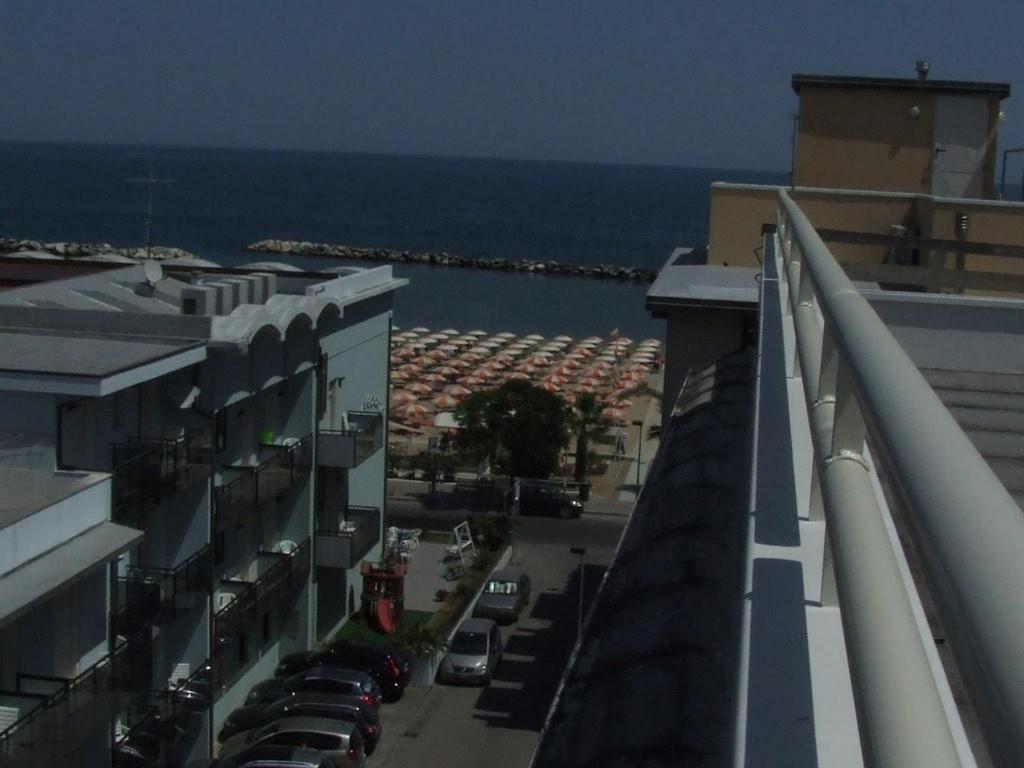 Hotel Glenn Rimini Buitenkant foto